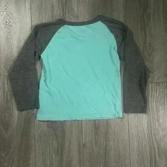 Old Navy and Hurley 2 Piece Boys Bundle Long Sleeve Tops Size 5 - Picture 6 of 8